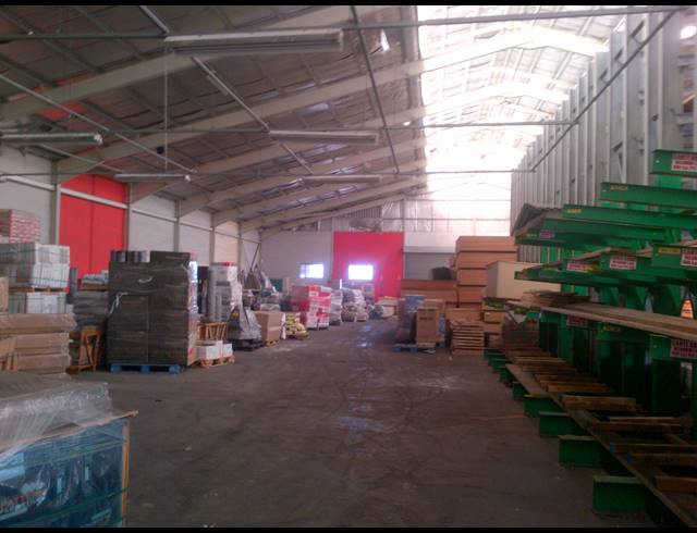 2,150M² FACTORY FOR SALE IN RETREAT